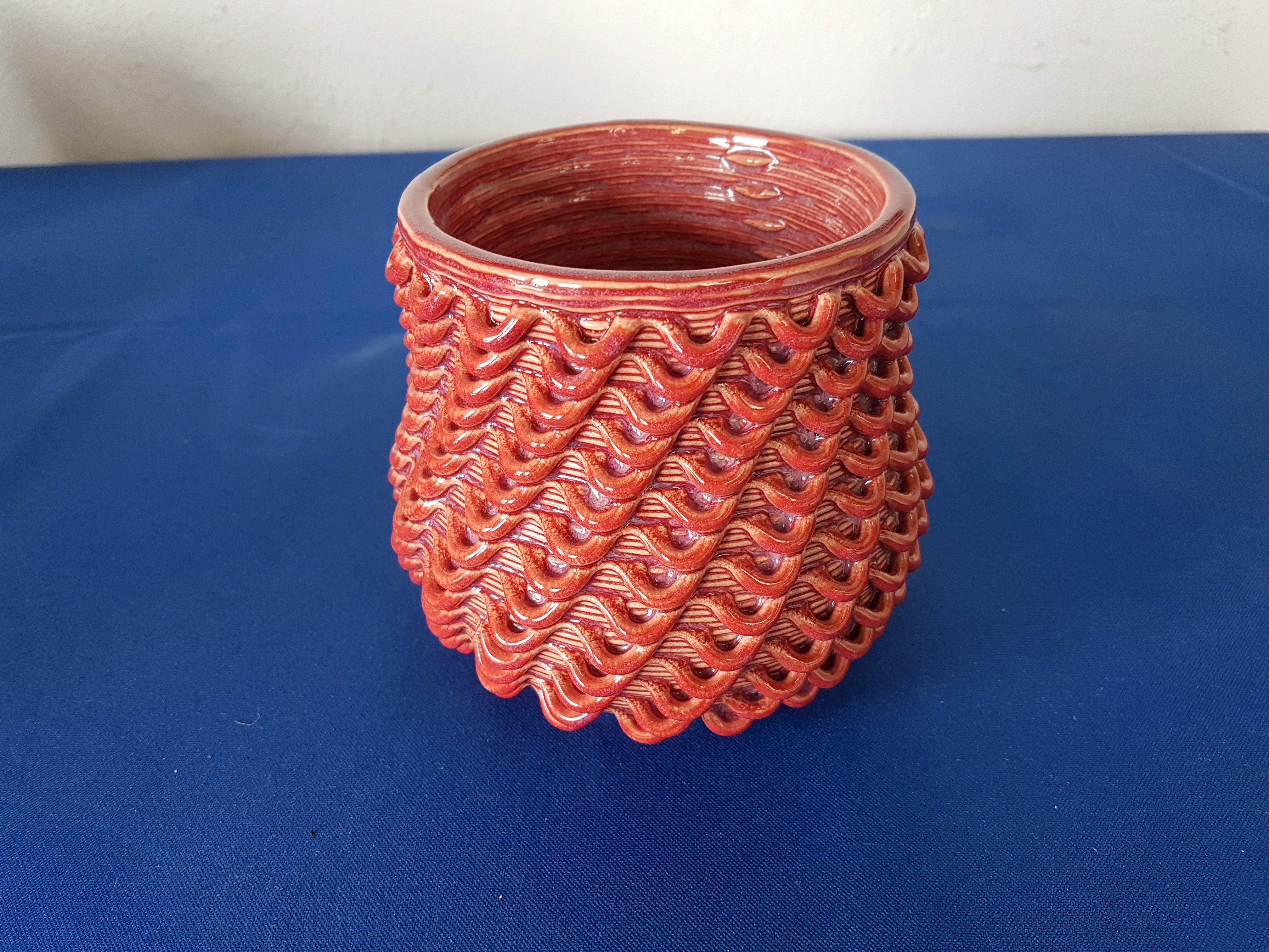 10 Pro Ceramic 3D Printer Red Vase - Stelis3D